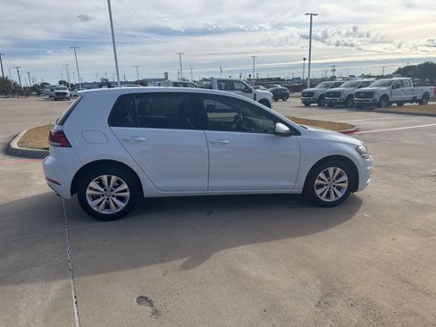 Used 2021 Volkswagen Golf 4-Door image 38