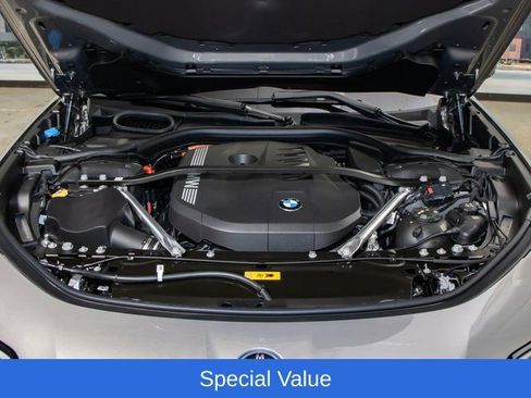 Used 2025 BMW 750e xDrive AWD/4WD image 5