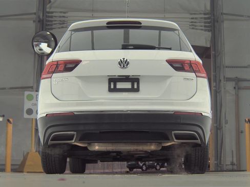 Used 2020 Volkswagen Tiguan SE w/ Panoramic Sunroof Package AWD/4WD image 8