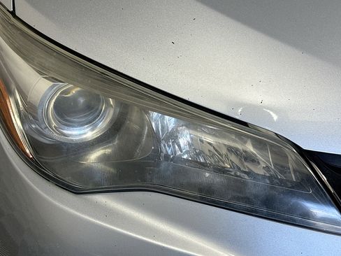 Used 2017 Toyota Camry SE FWD image 9