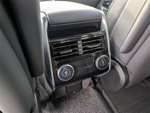 New 2026 Land Rover Range Rover SE image 13