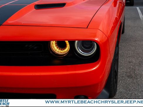 Used 2016 Dodge Challenger R/T w/ Driver Convenience Group image 10