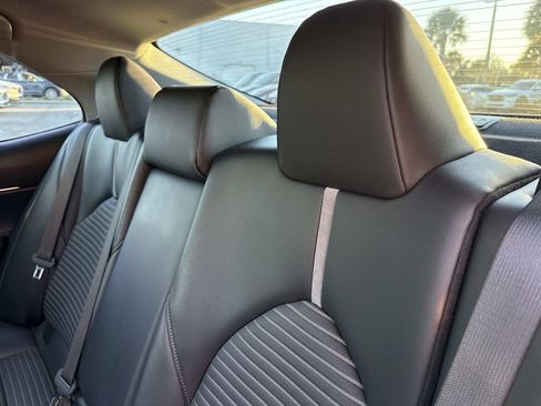 Used 2022 Toyota Camry SE image 16