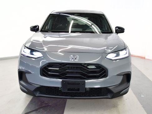 Used 2024 Honda HR-V Sport image 3