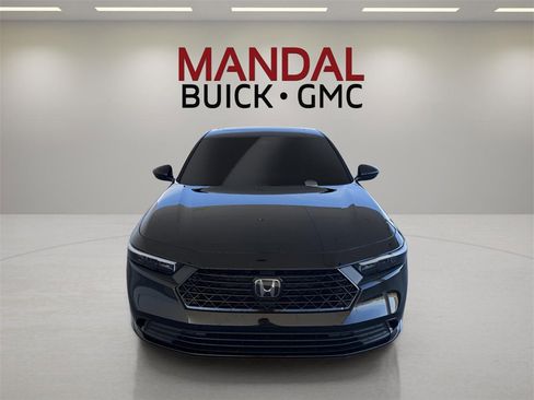 Used 2025 Honda Accord Sport image 3