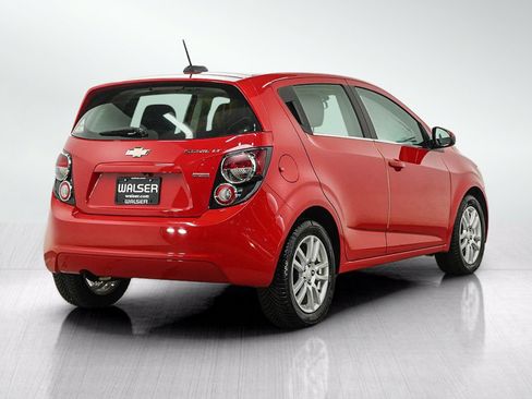 Used 2016 Chevrolet Sonic LT w/ Fun and Sun Package FWD image 5