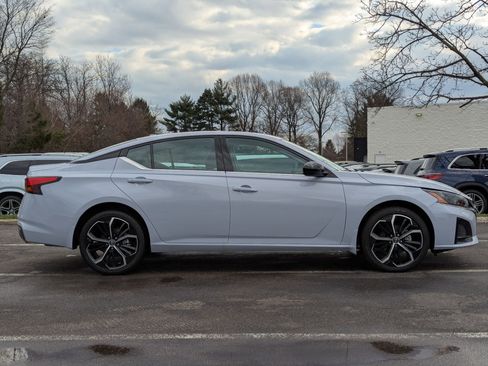 New 2025 Nissan Altima 2.5 SR w/ SR Premium Package image 7