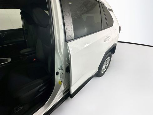 Used 2023 Toyota RAV4 LE FWD image 12