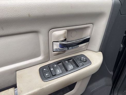 Used 2011 RAM 1500 Classic SLT w/ Technology Group image 8