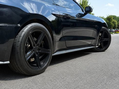 Used 2016 Ford Mustang GT Premium w/ Black Accent Package RWD image 8
