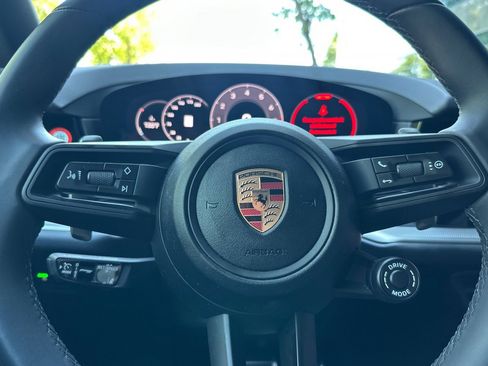 Used 2025 Porsche Cayenne S image 31