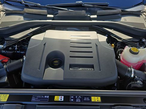 New 2026 Land Rover Range Rover SE image 32