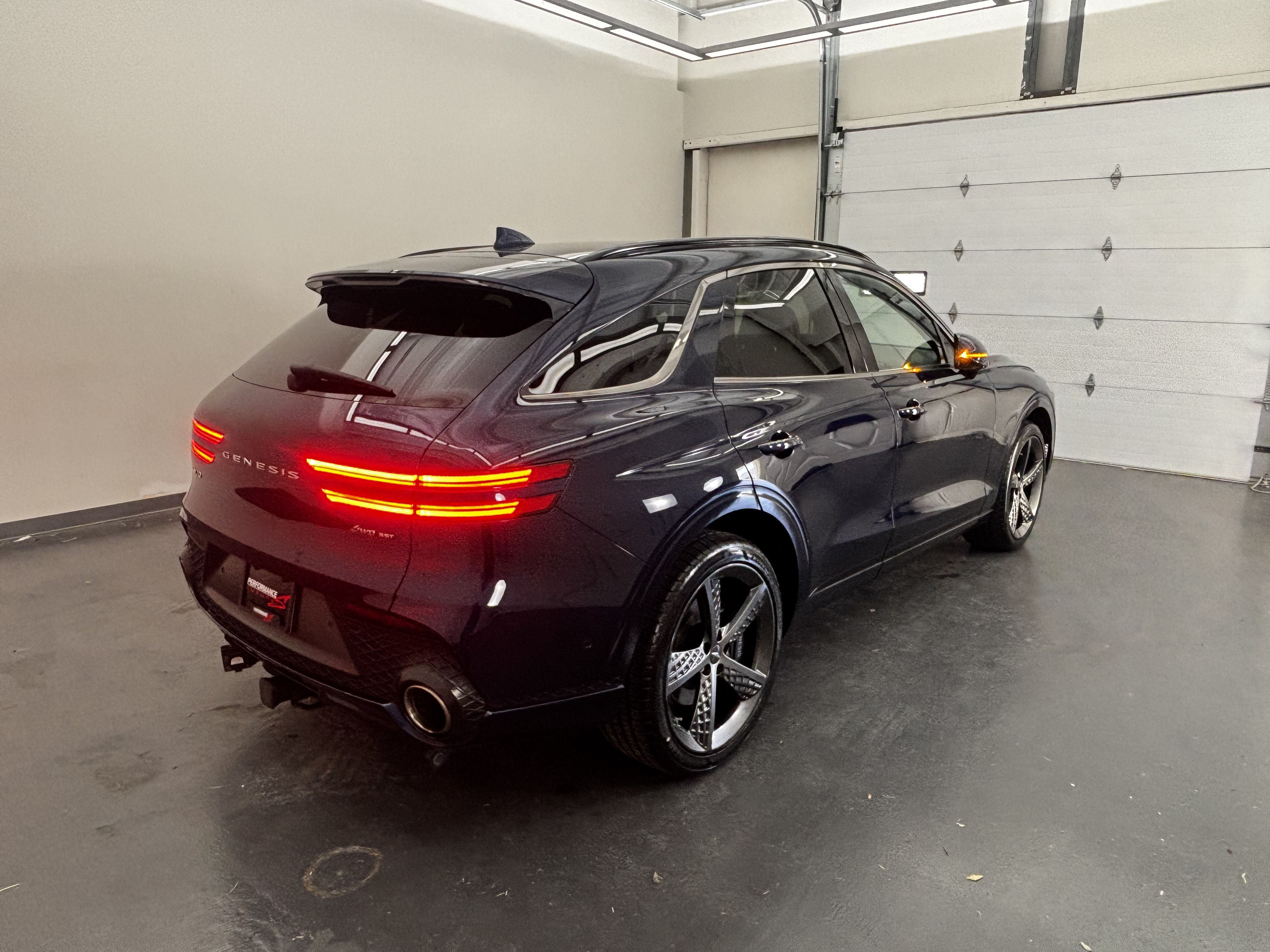 Used 2023 Genesis GV70 3.5T Sport w/ Sport Prestige Package AWD/4WD image 9