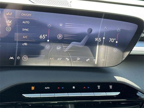 New 2026 Buick Enclave Sport Touring w/ Power Package image 19