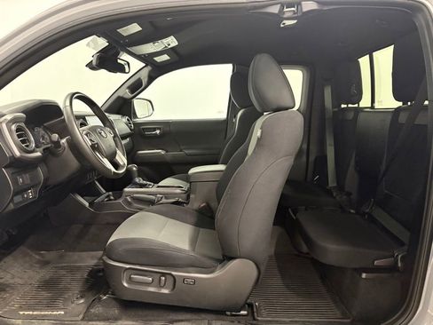 Used 2021 Toyota Tacoma TRD Sport image 15