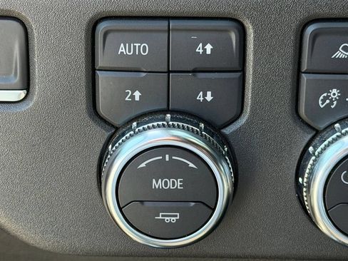 Used 2022 GMC Sierra 1500 Elevation w/ Elevation Premium Package AWD/4WD image 17
