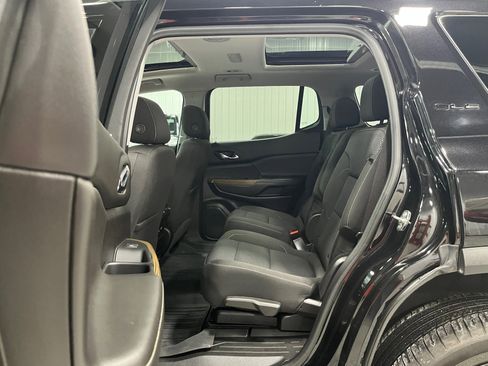 Certified 2023 GMC Acadia SLE w/ Driver Convenience Package image 11