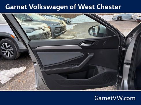 New 2026 Volkswagen Jetta SE FWD image 10