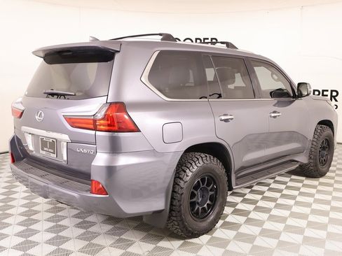 Used 2017 Lexus LX 570 4WD image 24