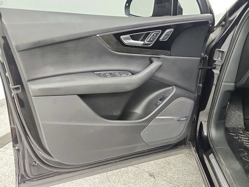Used 2018 Audi Q7 3.0T Prestige w/ Prestige Package AWD/4WD image 27