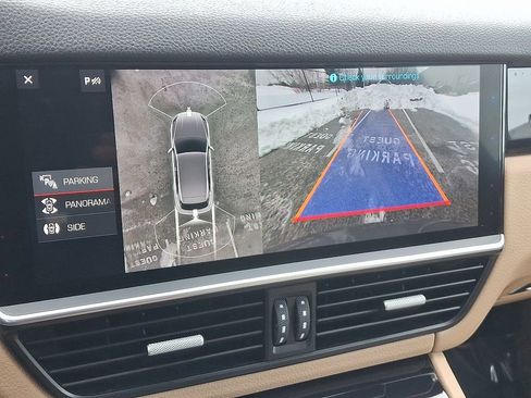 Used 2019 Porsche Cayenne Base image 19