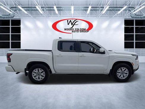 Used 2024 Nissan Frontier SV w/ SV Convenience Package RWD image 2