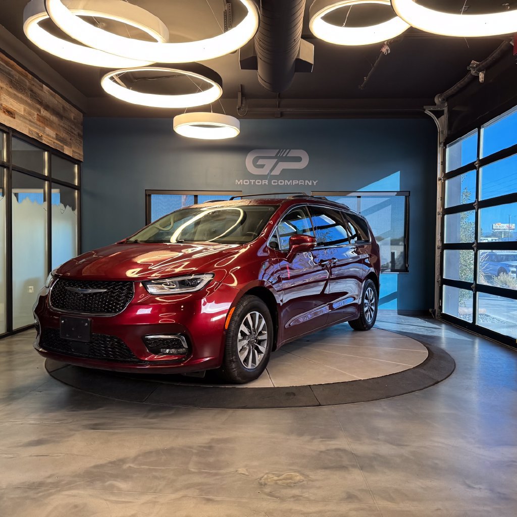 Used 2021 Chrysler Pacifica Touring-L FWD image 7