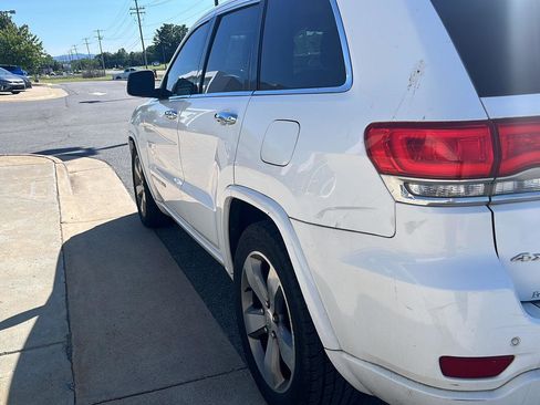 Used 2014 Jeep Grand Cherokee Overland w/ Advanced Technology Group AWD/4WD image 6