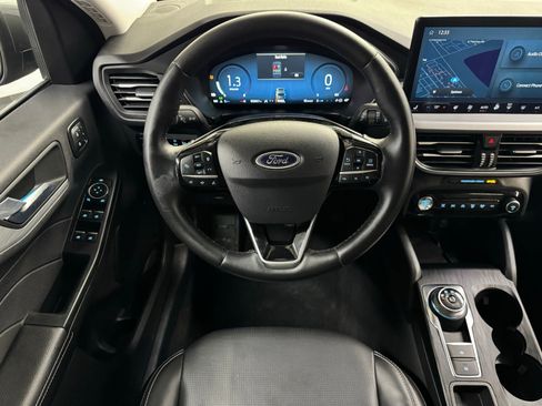 Used 2024 Ford Escape Platinum image 16