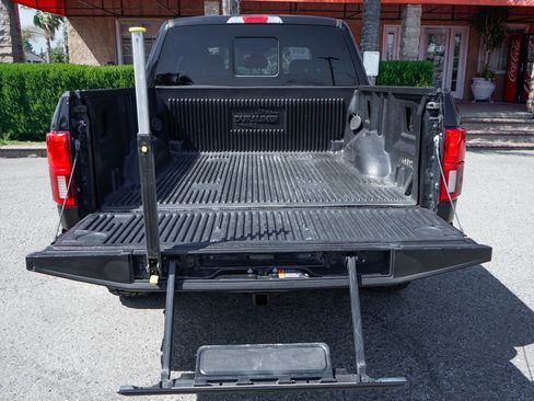 Used 2019 Ford F150 Lariat w/ Equipment Group 502A Luxury AWD/4WD image 8