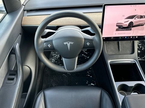 Used 2022 Tesla Model Y Performance image 13
