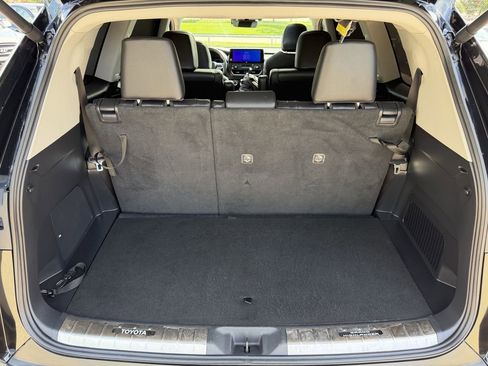 Used 2024 Toyota Grand Highlander FWD image 31