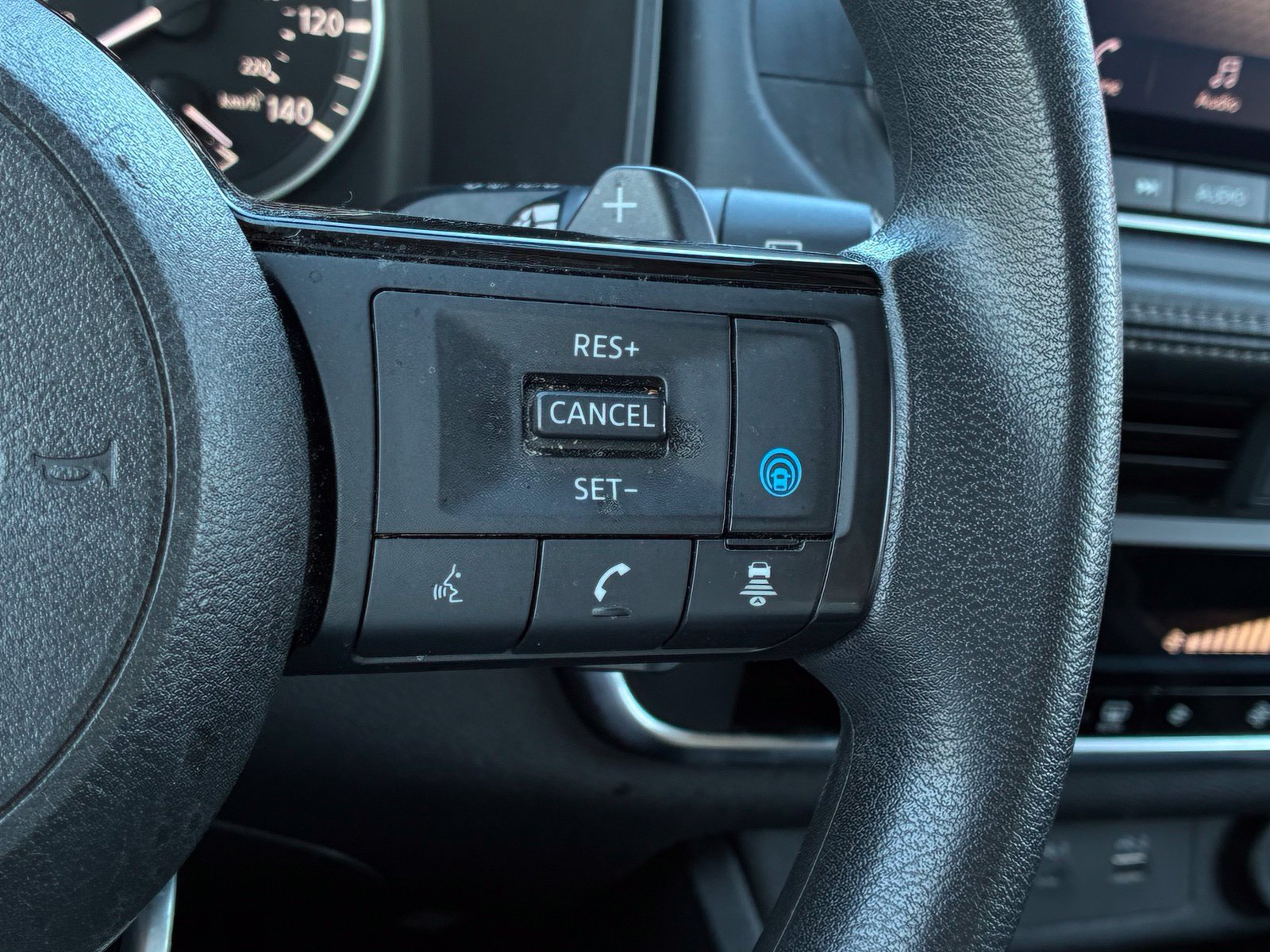 Used 2023 Nissan Rogue SV AWD/4WD image 26