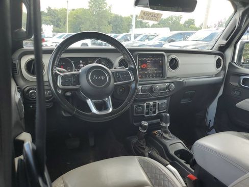 Used 2021 Jeep Wrangler Unlimited Sahara AWD/4WD image 9