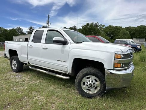 Used 2017 Chevrolet Silverado 2500 LT AWD/4WD image 9