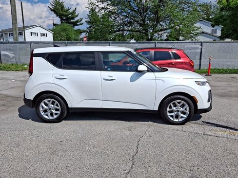 Used 2022 Kia Soul LX w/ Technology Package FWD image 6