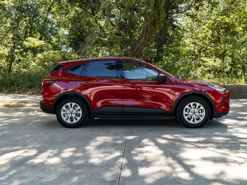 Used 2025 Ford Escape Active FWD image 10