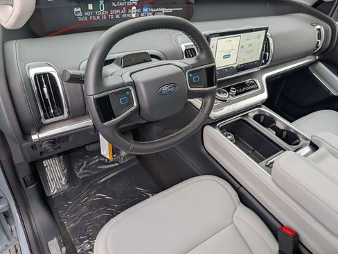 New 2026 Ford Expedition Platinum w/ Platinum Ultimate Package AWD/4WD image 26