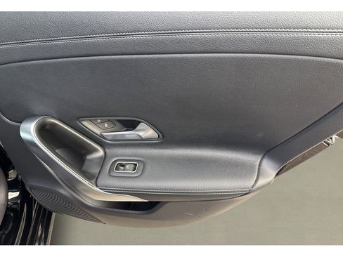 Used 2025 Mercedes-Benz CLA 250 image 40