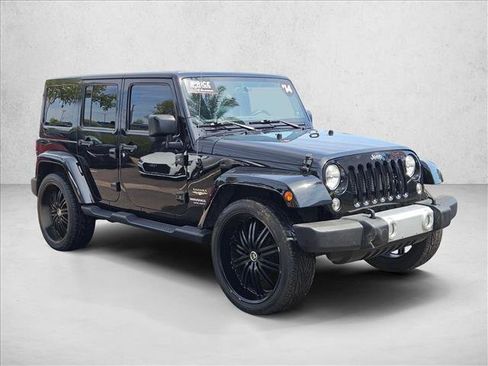Used 2014 Jeep Wrangler Unlimited Sahara w/ Connectivity Group AWD/4WD image 3