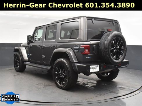 Used 2021 Jeep Wrangler Unlimited Sahara w/ Cold Weather Group image 5