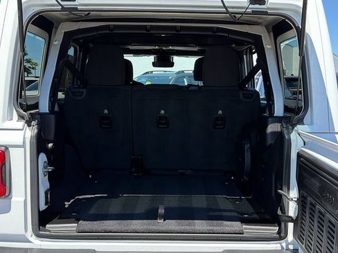 Used 2021 Jeep Wrangler Unlimited Rubicon AWD/4WD image 24