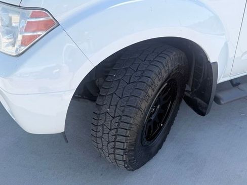 Used 2019 Nissan Frontier SV w/ Value Truck Package AWD/4WD image 32