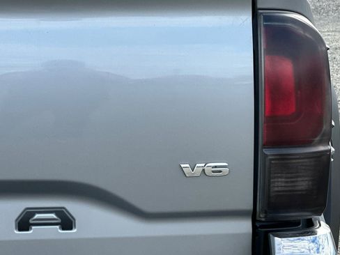 Used 2021 Toyota Tacoma TRD Off-Road image 46