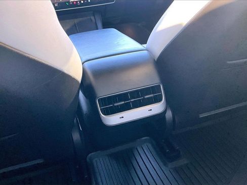 Used 2021 Tesla Model 3 Long Range image 32