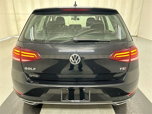 Used 2018 Volkswagen Golf S image 3