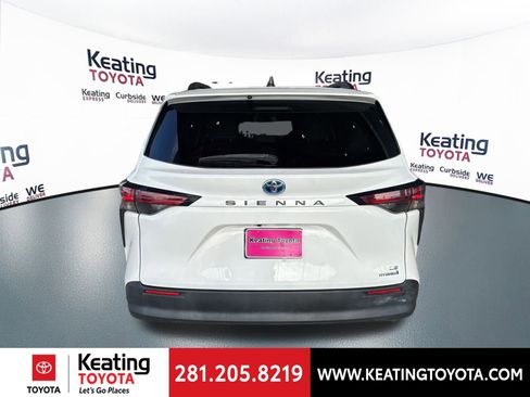 Used 2021 Toyota Sienna LE image 4