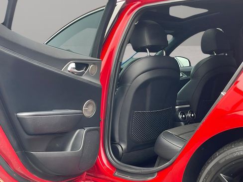 Used 2018 Kia Stinger GT2 image 25