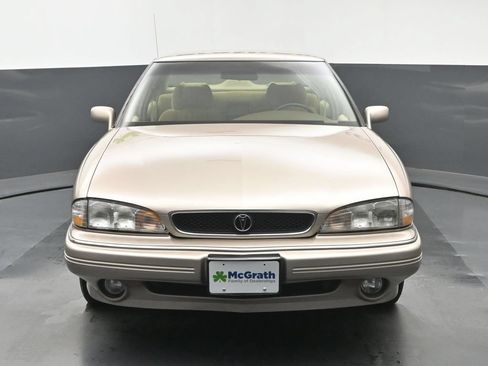 Used 1995 Pontiac Bonneville SE FWD image 6