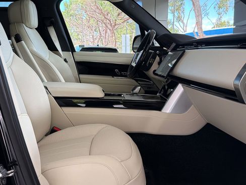 New 2026 Land Rover Range Rover Long Wheelbase SE image 31